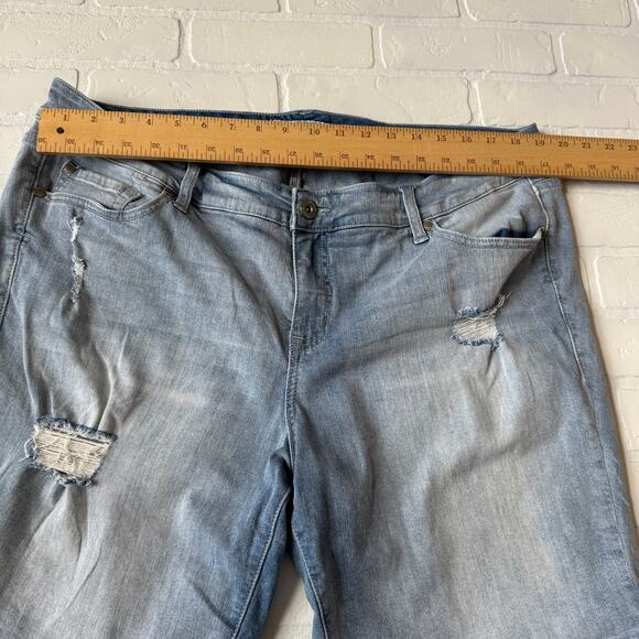 Torrid Women's Distressed Light Blue Denim Jean Long Shorts Size 20 - Picture 5 of 5
